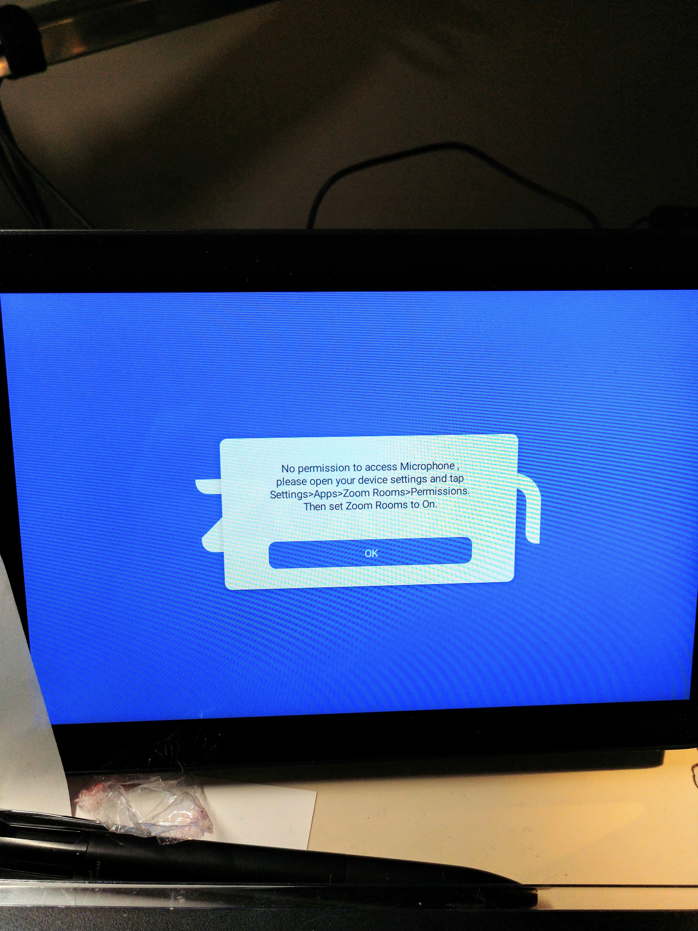 The built-in microphone on the Echo Show 8 cannot be used by the