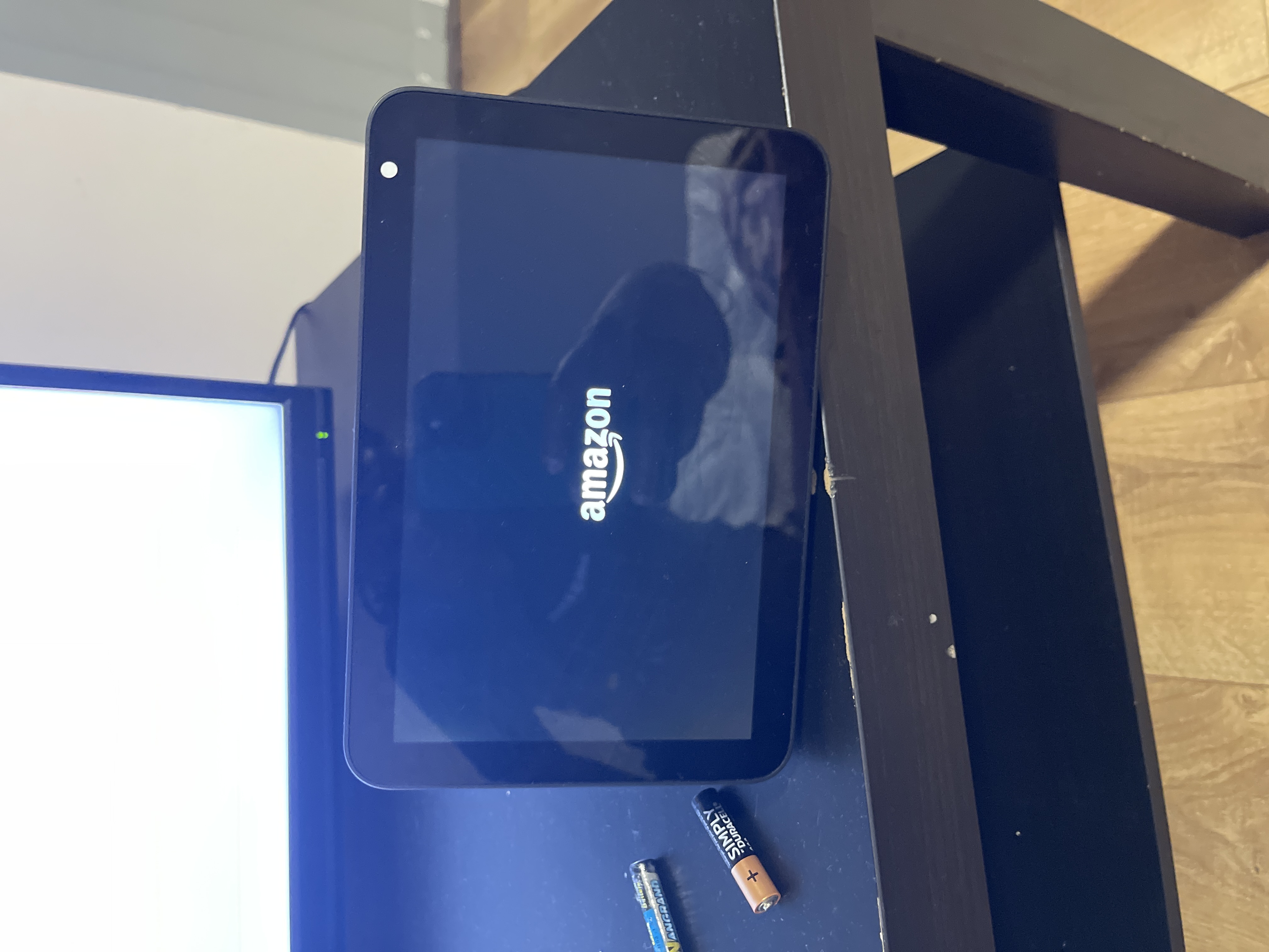 Echo Show 8 screen stuck on Amazon